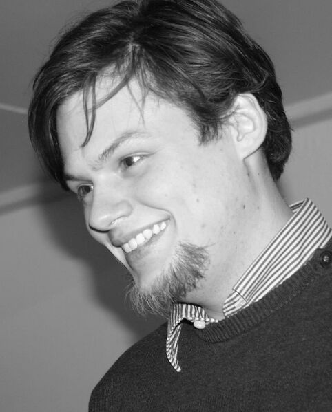 File:OliverNoeglebaek.jpeg