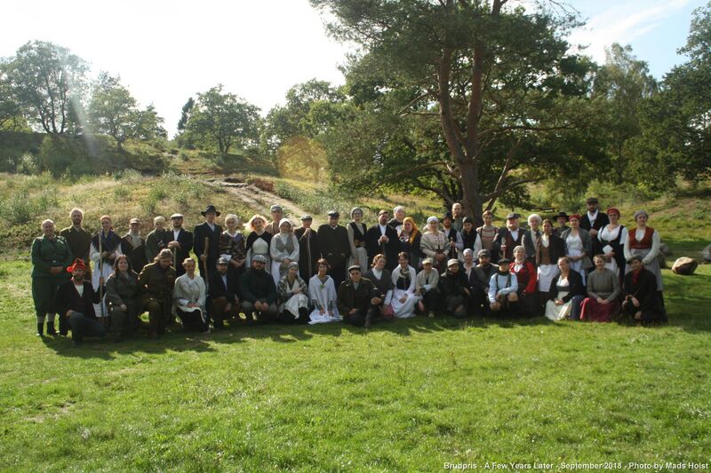 File:Brudpris-full-cast.jpg