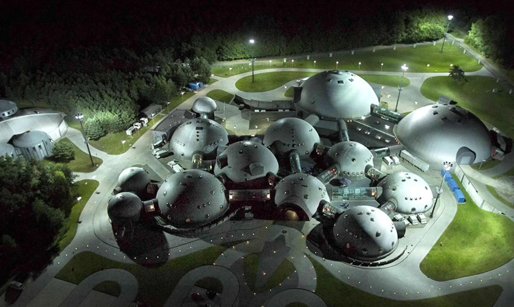 Playing First Contact in Eclipse, a Spectacular 3-day Sci-Fi Larp